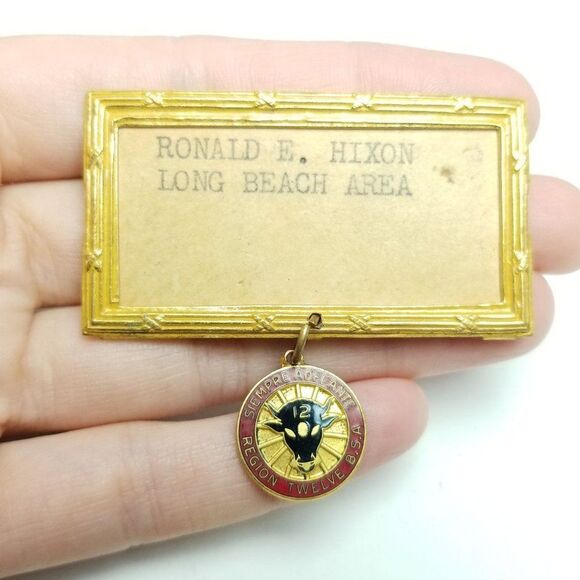 Vintage Name Tag Brooch Ronald E. Hixon Long Beach Area Region 12, Ephemera Pin - Picture 1 of 7